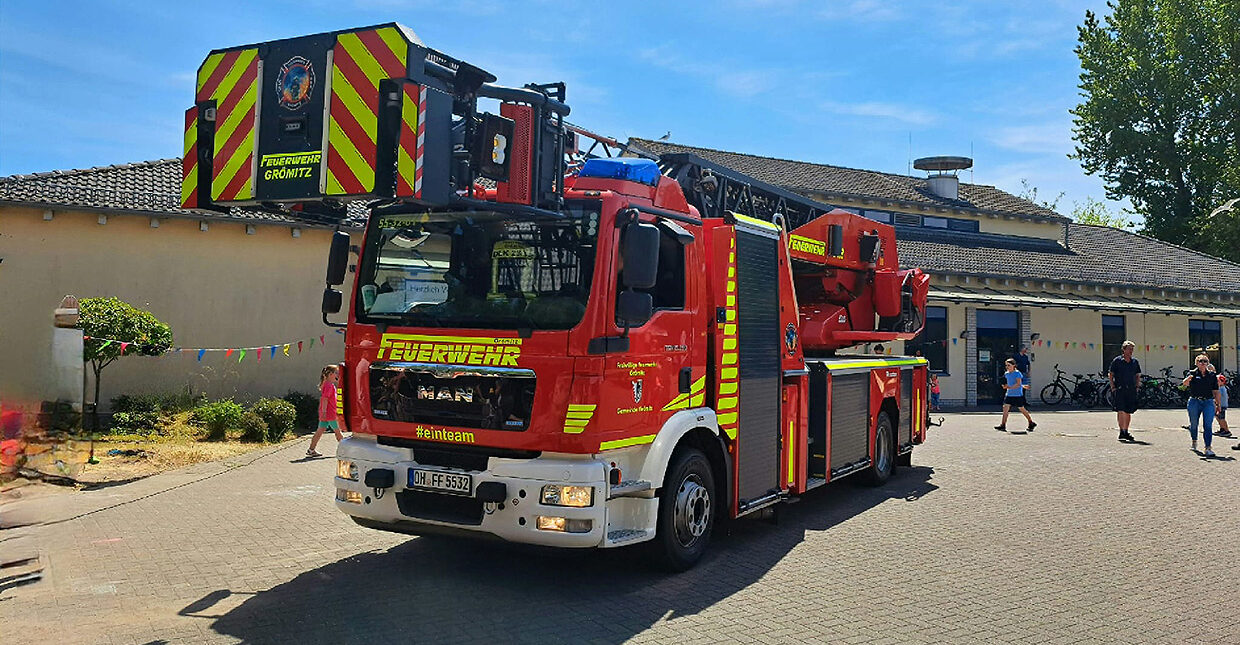 Ein großes Feuerwehrauto.